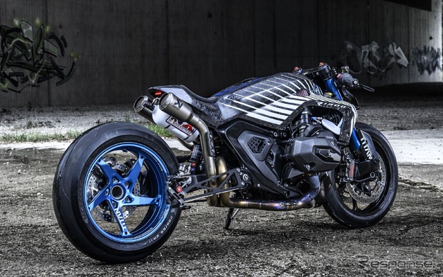 BMW『R 1300 R TITAN』