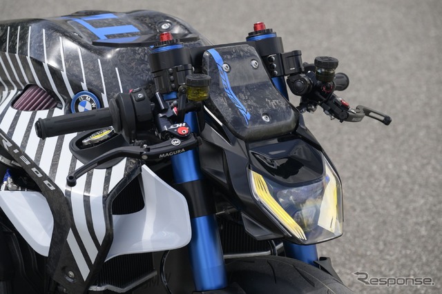 BMW『R 1300 R TITAN』