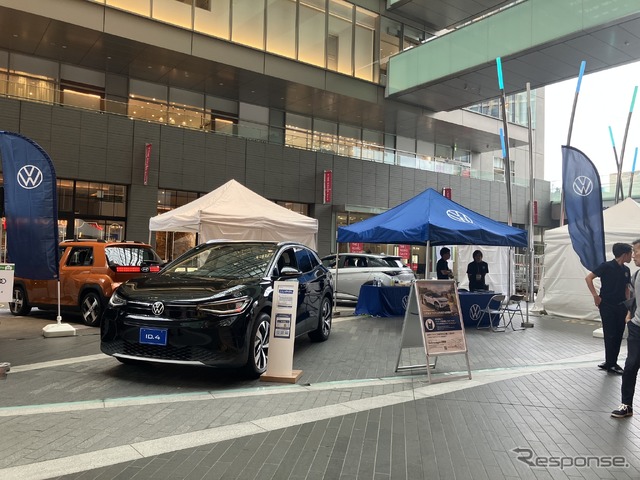 VWからはID.4が試乗車にエントリー。Proグレードは77 kWhのバッテリー容量で618kmの航続距離を誇る。