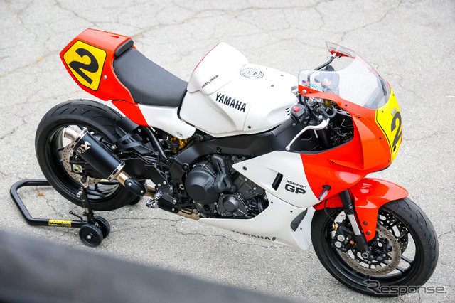 元世界王者ウェイン・レイニーに贈られた特別な『XSR900 GP』