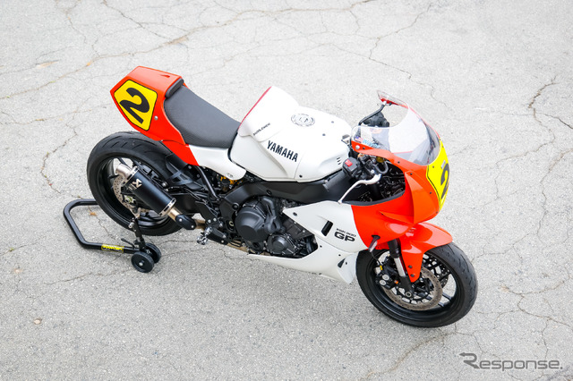 元世界王者ウェイン・レイニーに贈られた特別な『XSR900 GP』