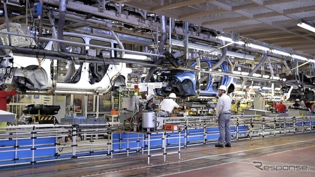 日産追浜工場:リーフ(2010年)