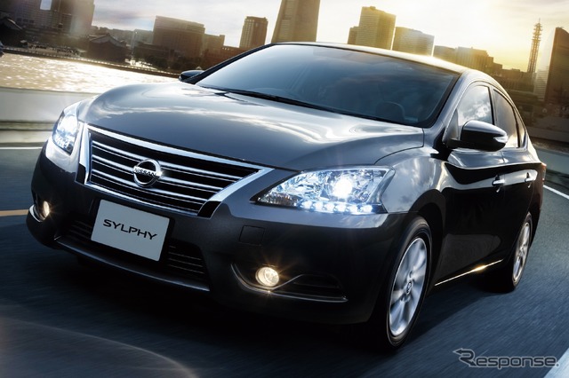 日産追浜工場:シルフィ(2012年)