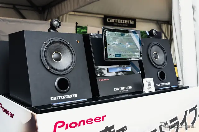 carrozzeria DMH-SF900とTS-C1740Sを組み合わせることで車内のエンタメ性能が大幅に向上する