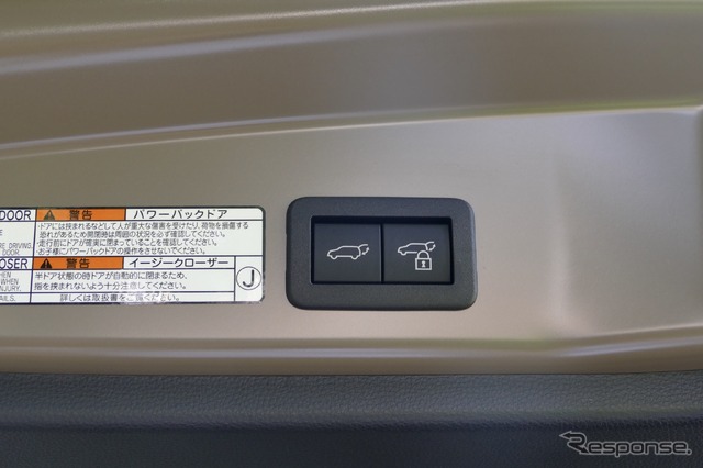 トヨタ カローラクロス Z・E-Four