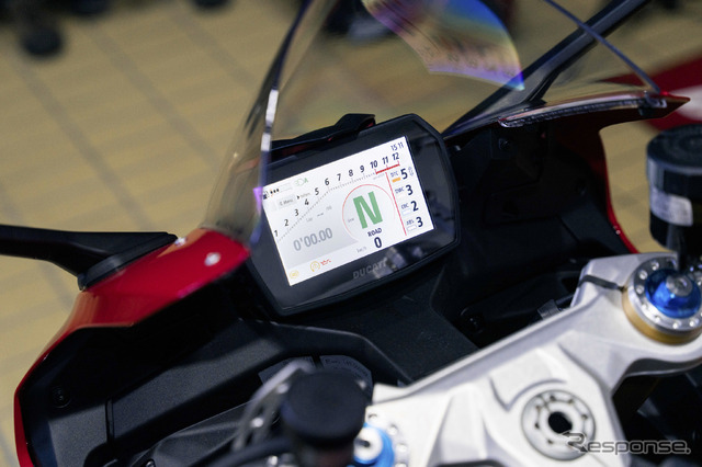 ドゥカティ 新型パニガーレV2S