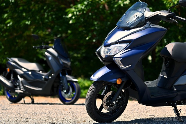 スズキの『バーグマンストリート125EX』と、ヤマハの『NMAX』