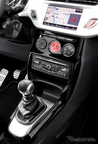 【フランクフルトショー09ライブラリー】シトロエン DS3、新シリーズ1号車