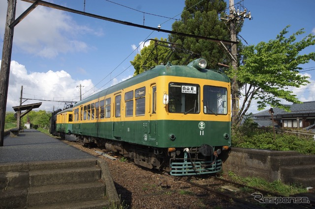 駅舎とかぼちゃ電車
