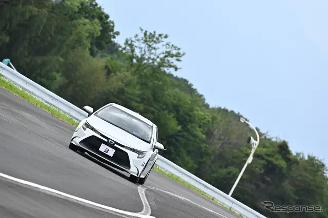 走りも快適性も妥協しない！ レグノGR-X IIIとエコピアNH200の真価