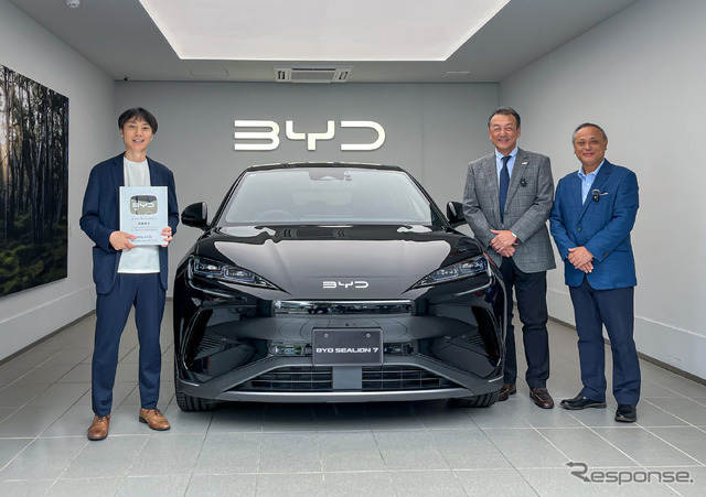 BYDが国内EV累計販売5000台目の『シーライオン7』を納車