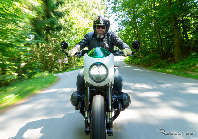 BMW『R12』と『R18』のカスタムバイク「スピード・シスターズ」
