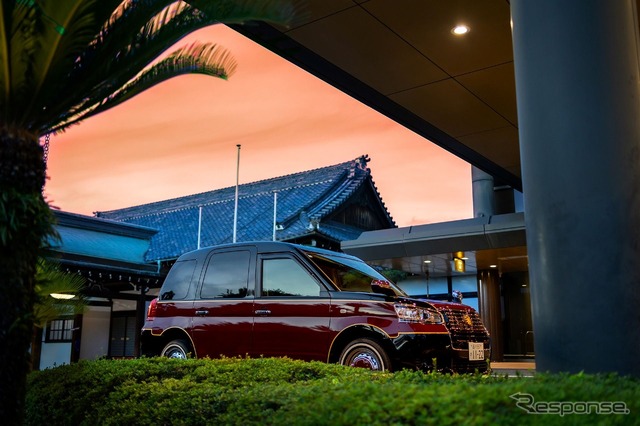 明治記念館とフォレストテラス明治神宮・桃林荘の特別車両。トヨタの『JPN TAXI(ジャパンタクシー)』がベース