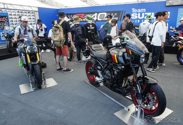 スズキ GSX-8T（左）とスズキ GSX-8TT（右）（鈴鹿8耐2025）