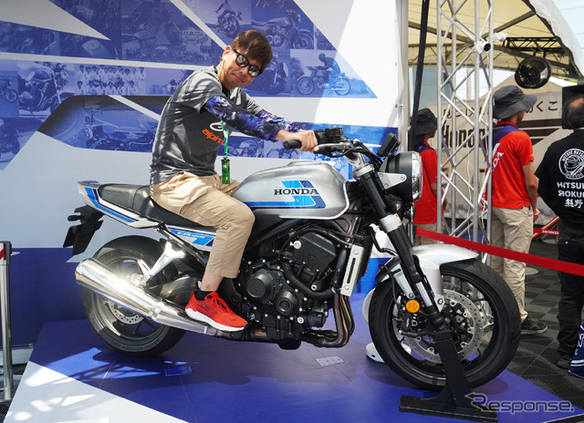 ホンダ CB1000Fと青木タカオ氏