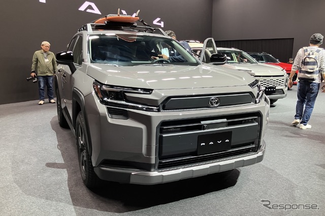 トヨタ RAV4 新型:Adventure