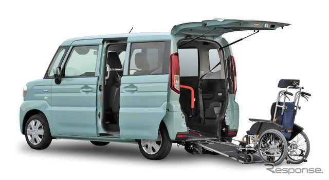 マツダ『フレアワゴン』の車いす移動車