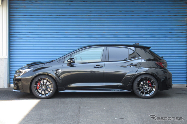 HKS ハイパーマックスS トヨタ・GRカローラ装着例（出荷時車高・フロント：14mmダウン / リア：25mmダウン）