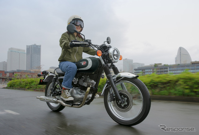 カワサキ W230(メタリックマットダークグリーン×エボニー)