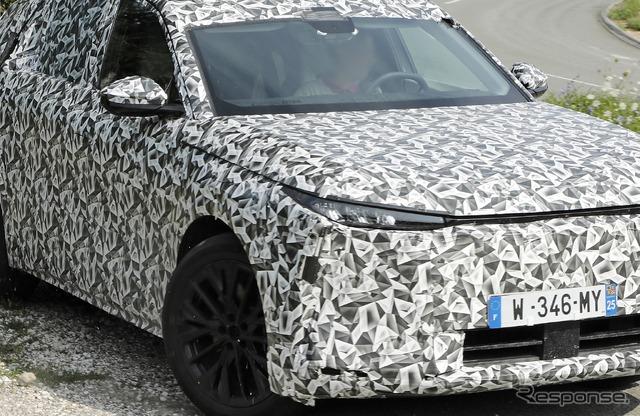 DS 7 次期型のプロトタイプ
