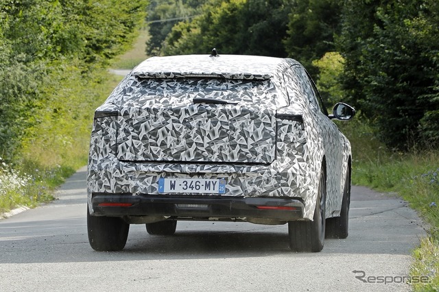 DS 7 次期型のプロトタイプ