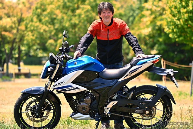 スズキ ジクサー250と伊丹孝裕氏
