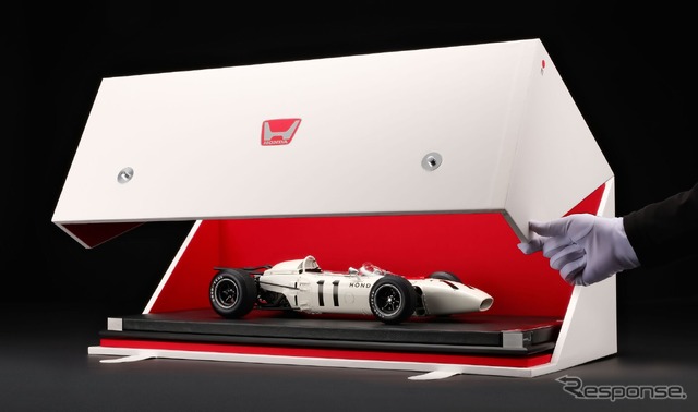 ホンダF1初勝利マシン「RA272」の8分の1スケールモデル
