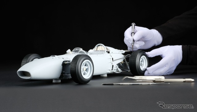 ホンダF1初勝利マシン「RA272」の8分の1スケールモデル