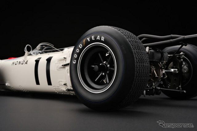 ホンダF1初勝利マシン「RA272」の8分の1スケールモデル