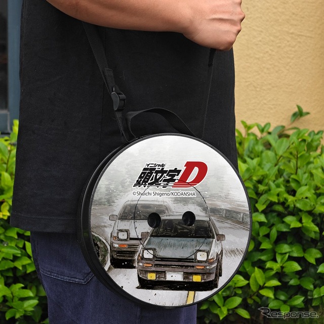 『頭文字D』をモチーフにした「折りたたみスツール（椅子）」