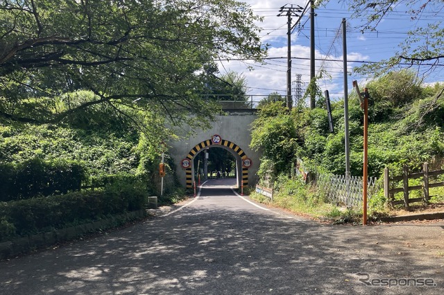 小金井市道573号線と西武線の交差