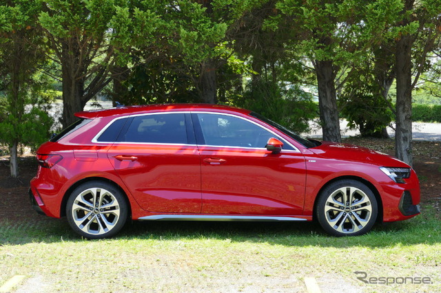 アウディA3 Sportback 30 TFSI S Line