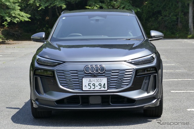 アウディ Q6 e-tron quattro advanced