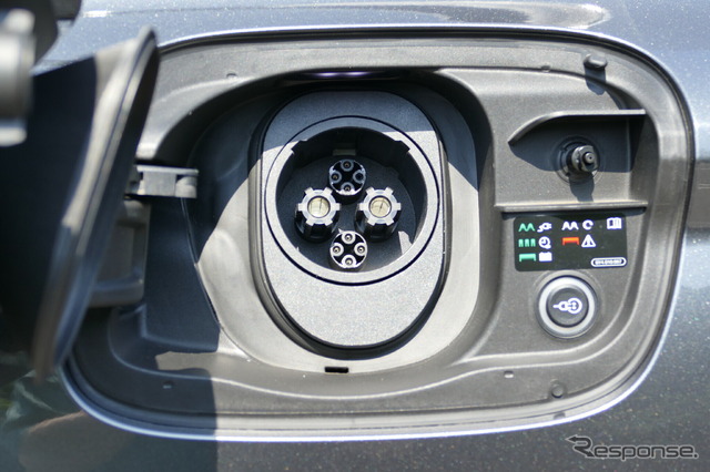 アウディ Q6 e-tron quattro advanced