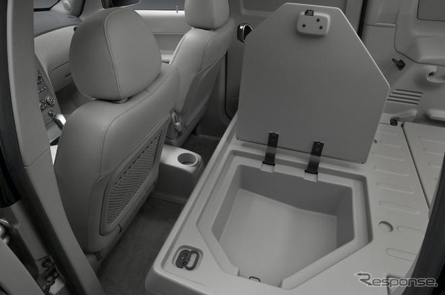 シボレー HHR パネル…2シーターバンが日本登場