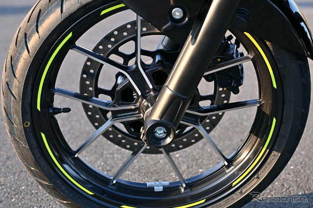 スズキ ジクサー250