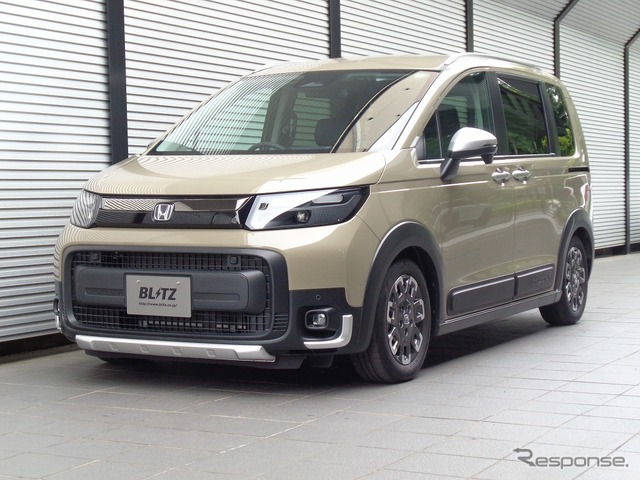 ブリッツ DAMPER ZZ-R ホンダ・フリード装着例(ダウン量:フロント 15mmダウン / リア 30mmダウン)