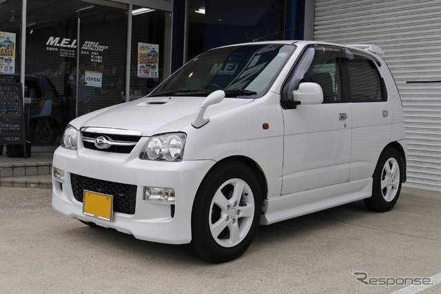 毎日の長時間乗車を楽しむためにテリオスキッドの車内の音の良さは必須。そんな思いからオーディオ進化が始まった。
