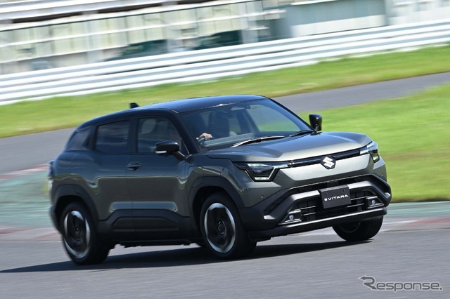 「eビターラ」4WD。前後合わせたシステム出力は135kW、最大トルクに至っては307Nmもの強大なパワーを発揮する