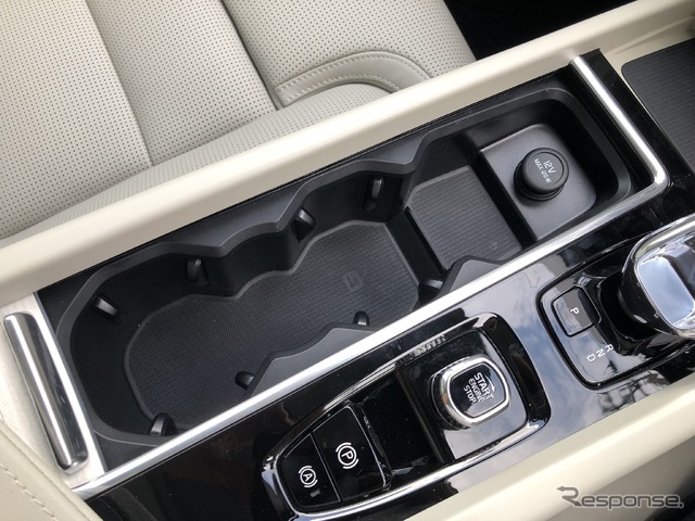ボルボ XC60 Ultra B5 AWD