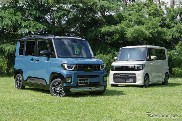 三菱 デリカミニ 新型(左)とeKスペース 新型(右)