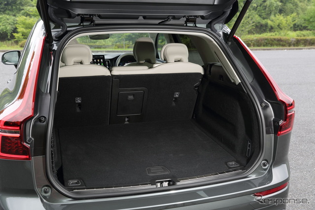ボルボ XC60 ウルトラB5 AWD