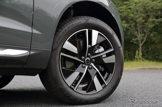 ボルボ XC60 ウルトラB5 AWD