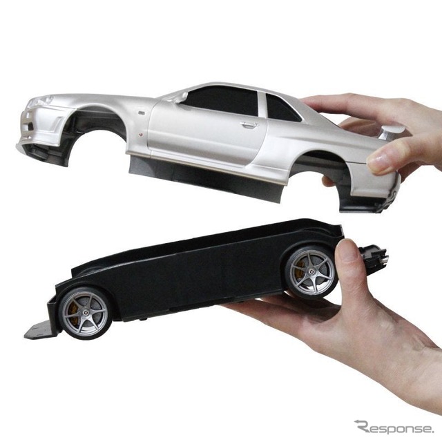 日産『GT-R』(BNR34)のウェットティッシュケース