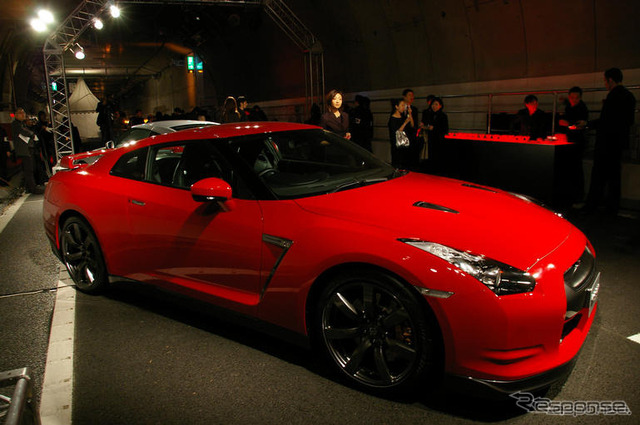 米倉涼子 × GT-R × 首都高 山手トンネル