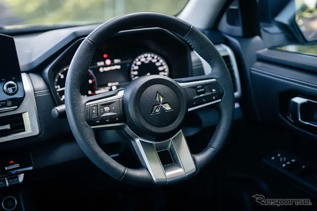 MITSUBISHI TRITON