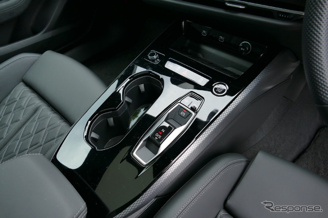 アウディ A5セダン TFSI quattro 150kW S Line