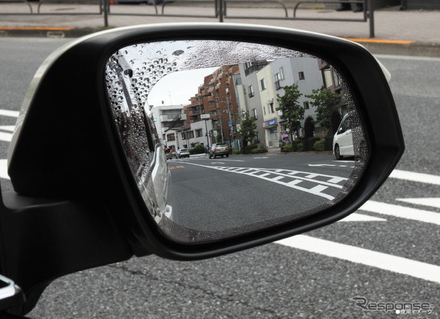 大型サイドミラー対応のLサイズと車種専用モデルが登場した、カーメイトの「ゼロワイパー・フィルムタイプ」