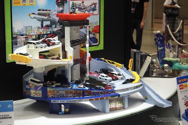 タカラトミー・グランドモールトミカビル（トミカ55周年記念特別仕様）。日本おもちゃ大賞2025エアクション部門大賞