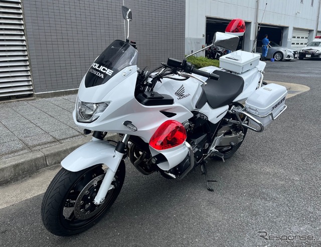 白バイ(CB1300P)